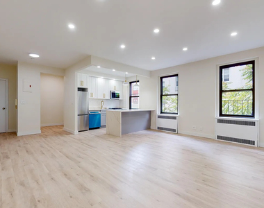 East 78 Street - Photo Thumbnail 2