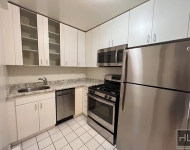 East 49 Street - Photo Thumbnail 1
