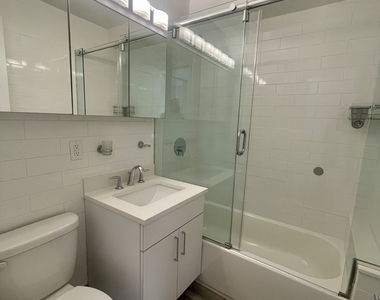 157 East 57th Street, 15G - Photo Thumbnail 10