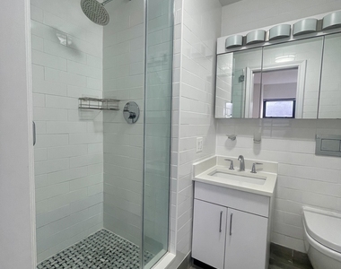 157 East 57th Street, 15G - Photo Thumbnail 9