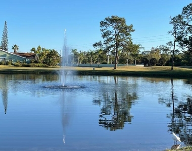 1317 Se Rivergreen Circle - Photo Thumbnail 24