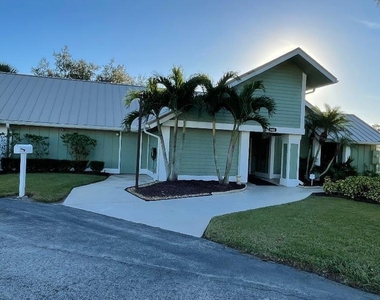 1317 Se Rivergreen Circle - Photo Thumbnail 17