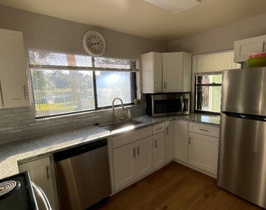 1317 Se Rivergreen Circle - Photo Thumbnail 22