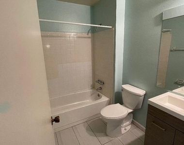 1317 Se Rivergreen Circle - Photo Thumbnail 12