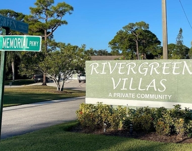 1317 Se Rivergreen Circle - Photo Thumbnail 16