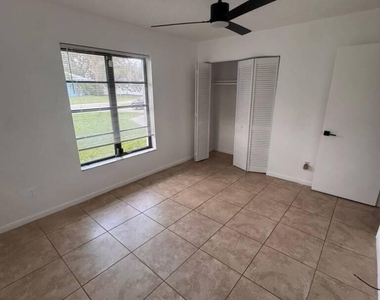 1102 Se Oriental Avenue - Photo Thumbnail 16