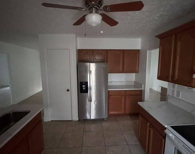 1102 Se Oriental Avenue - Photo Thumbnail 14