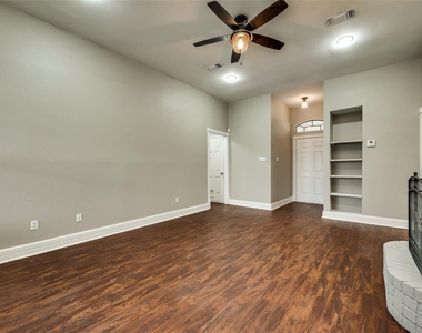 728 Nicole Drive - Photo Thumbnail 8