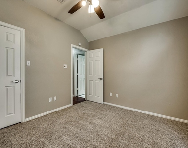 728 Nicole Drive - Photo Thumbnail 20