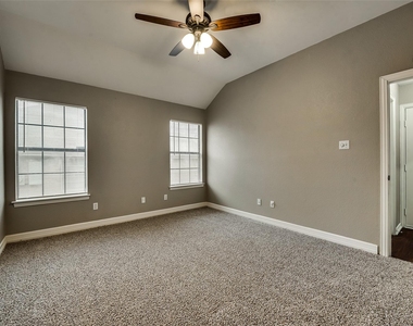728 Nicole Drive - Photo Thumbnail 16