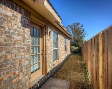 8108 Spruce Valley Drive - Photo Thumbnail 29
