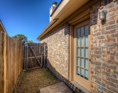 8108 Spruce Valley Drive - Photo Thumbnail 35