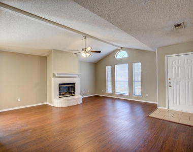 8108 Spruce Valley Drive - Photo Thumbnail 4