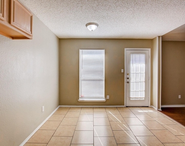 8108 Spruce Valley Drive - Photo Thumbnail 15