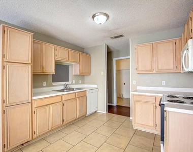 8108 Spruce Valley Drive - Photo Thumbnail 11