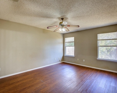 8108 Spruce Valley Drive - Photo Thumbnail 24