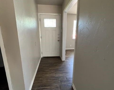 2333 Marsalis Drive - Photo Thumbnail 2