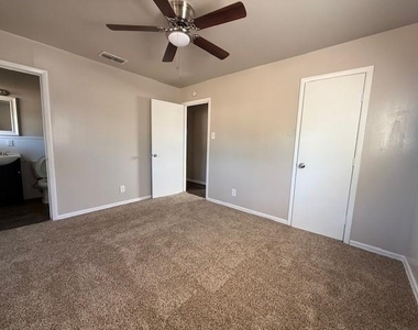 2333 Marsalis Drive - Photo Thumbnail 15