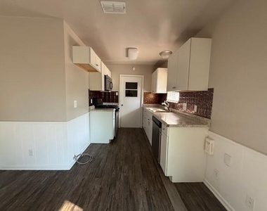 2333 Marsalis Drive - Photo Thumbnail 6