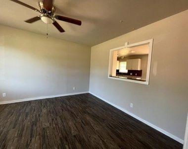 2333 Marsalis Drive - Photo Thumbnail 4