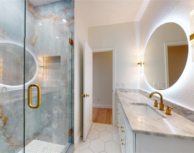10514 Greenbriar Lane - Photo Thumbnail 9