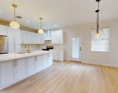 10514 Greenbriar Lane - Photo Thumbnail 1