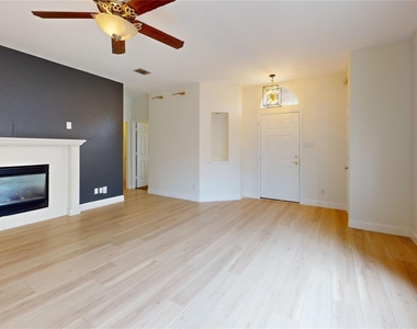 10514 Greenbriar Lane - Photo Thumbnail 3