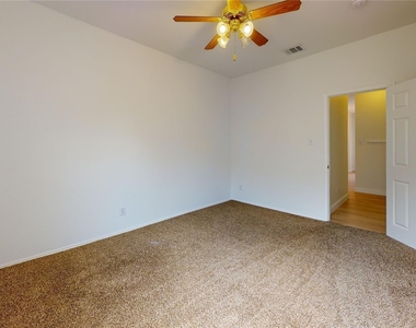 10514 Greenbriar Lane - Photo Thumbnail 7