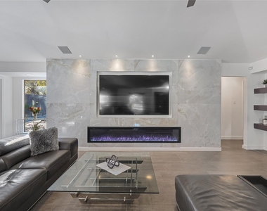 6802 Duffield Drive - Photo Thumbnail 7