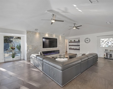 6802 Duffield Drive - Photo Thumbnail 8