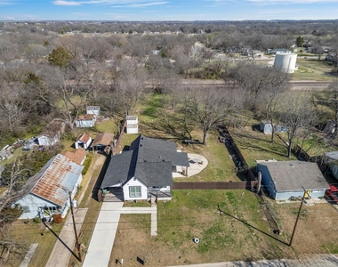 1510 Lindsay - Photo Thumbnail 26