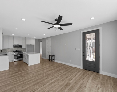 1510 Lindsay - Photo Thumbnail 3