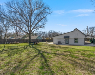 1510 Lindsay - Photo Thumbnail 24