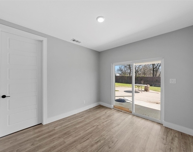 1510 Lindsay - Photo Thumbnail 16