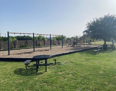 11009 Richardo Lane - Photo Thumbnail 18