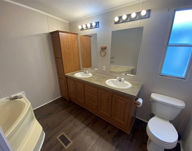 11009 Richardo Lane - Photo Thumbnail 10