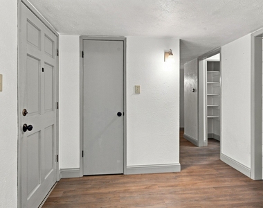 4025 Engleman Street - Photo Thumbnail 6
