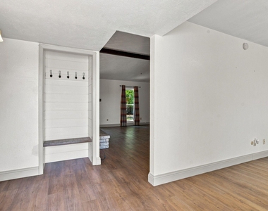 4025 Engleman Street - Photo Thumbnail 3