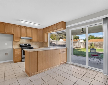 249 E Cunningham Avenue - Photo Thumbnail 11
