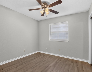 249 E Cunningham Avenue - Photo Thumbnail 22