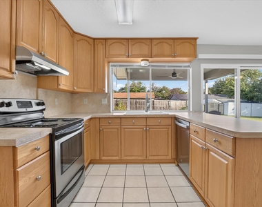 249 E Cunningham Avenue - Photo Thumbnail 2