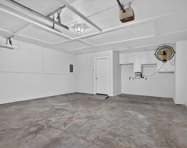 249 E Cunningham Avenue - Photo Thumbnail 35