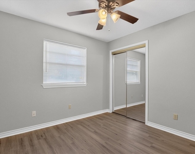 249 E Cunningham Avenue - Photo Thumbnail 25