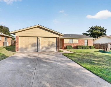 249 E Cunningham Avenue - Photo Thumbnail 5