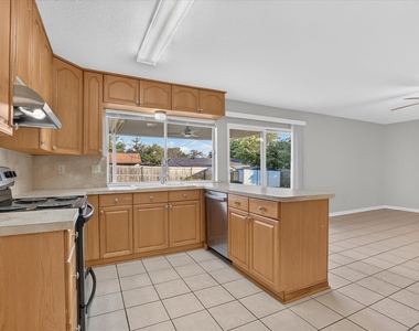 249 E Cunningham Avenue - Photo Thumbnail 13