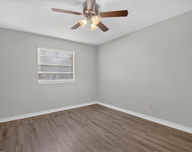 249 E Cunningham Avenue - Photo Thumbnail 26