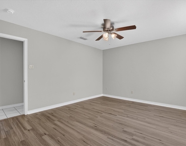 249 E Cunningham Avenue - Photo Thumbnail 32