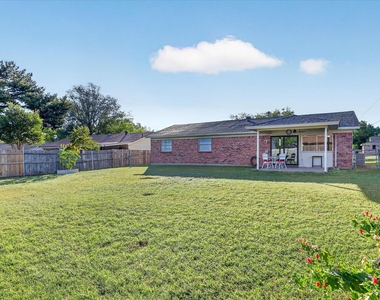 249 E Cunningham Avenue - Photo Thumbnail 4