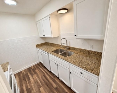 2703 Petersburg Drive - Photo Thumbnail 29