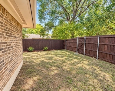 2703 Petersburg Drive - Photo Thumbnail 36